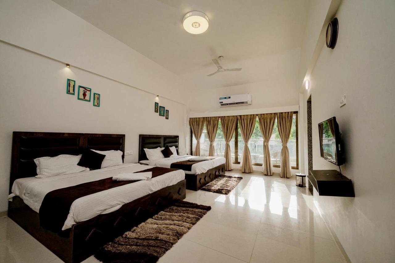 The Retreat-Glasshouse Bungalow Igatpuri Ngoại thất bức ảnh