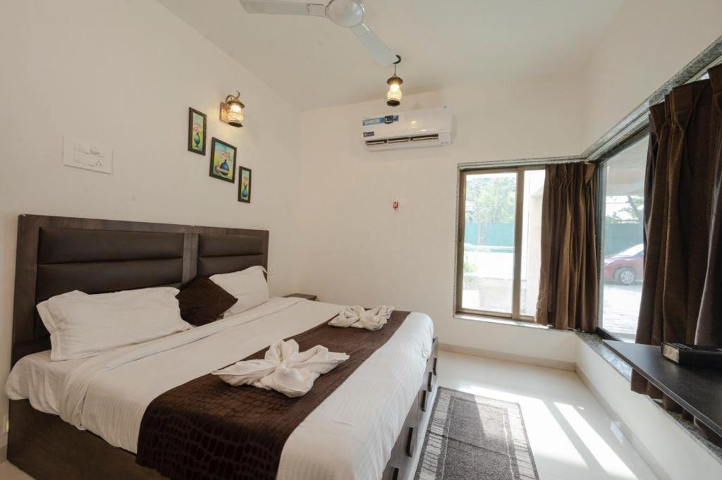 The Retreat-Glasshouse Bungalow Igatpuri Ngoại thất bức ảnh
